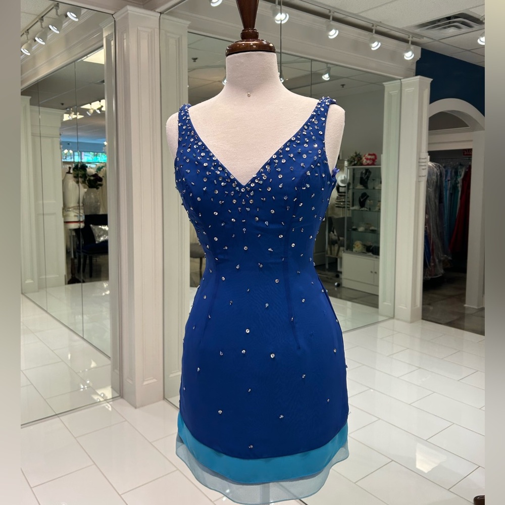 Elegant Blue Sleeveless Dress